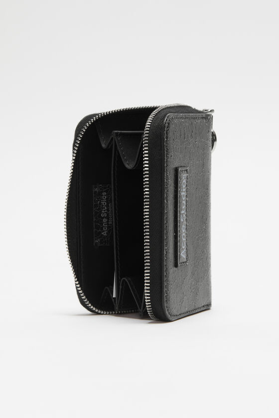 (image for) Resilient Leather zip wallet